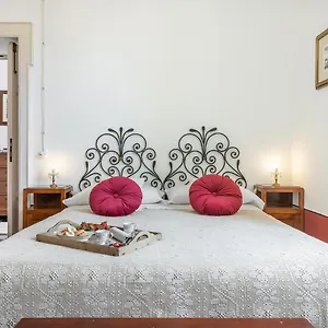  Bed & Breakfast Palazzo Cherchi